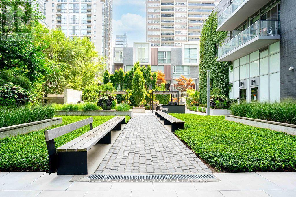 1802 - 101 Erskine Avenue, Toronto, ON - Outdoor