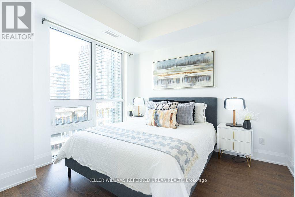 1802 - 101 Erskine Avenue, Toronto, ON - Indoor Photo Showing Bedroom
