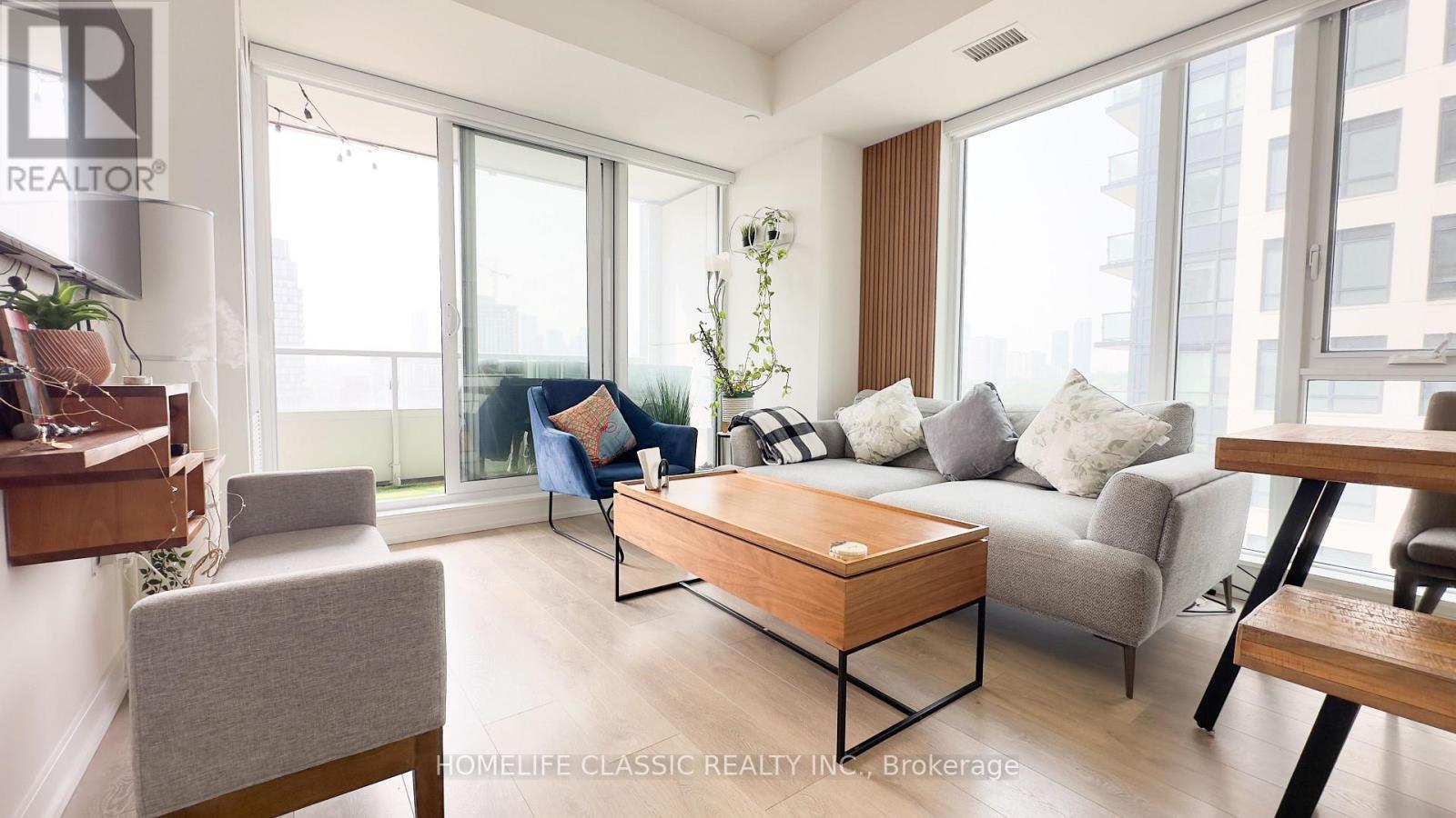1109 - 225 Sumach Street, Toronto, ON - Indoor Photo Showing Living Room