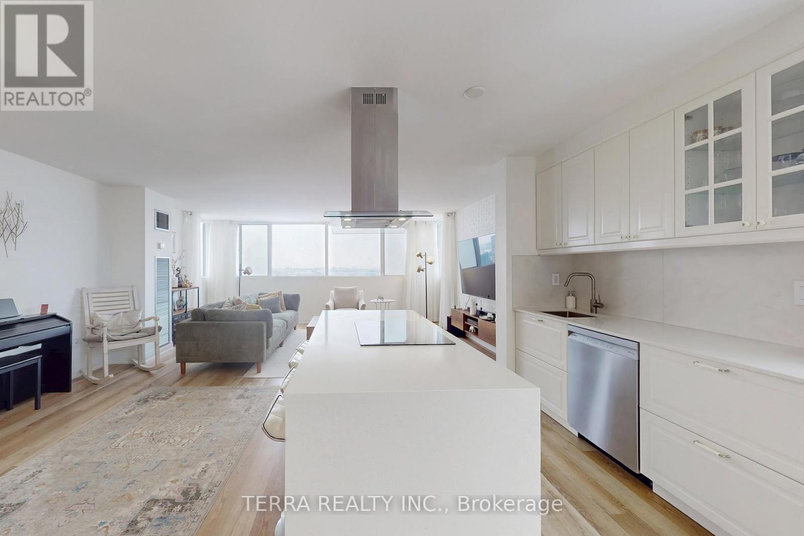 2502 - 80 Antibes Drive, Toronto, ON - Indoor Photo Showing Kitchen