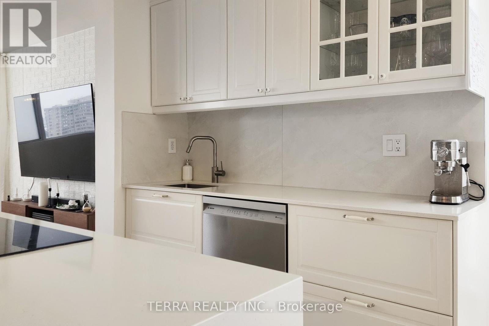 2502 - 80 Antibes Drive, Toronto, ON - Photo Showing Kitchen