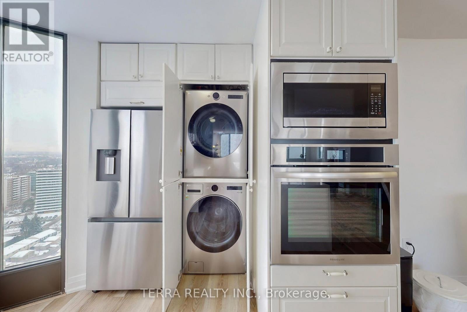 2502 - 80 Antibes Drive, Toronto, ON - Indoor Photo Showing Laundry Room