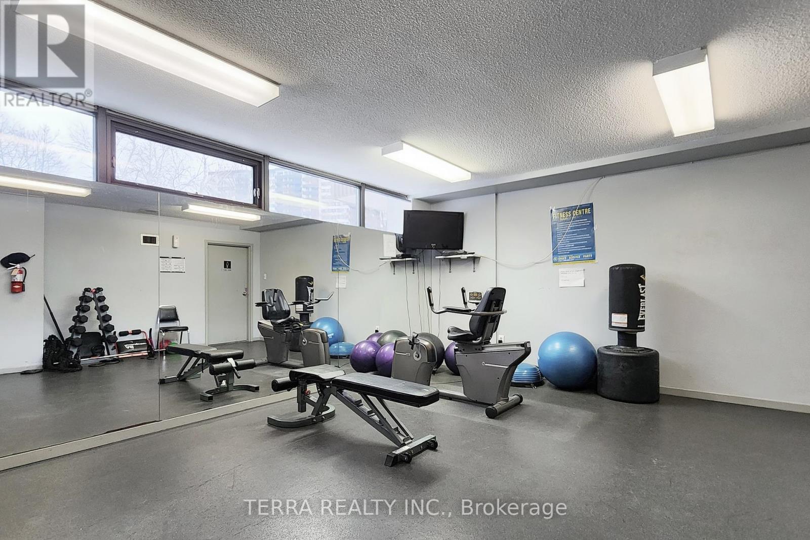 2502 - 80 Antibes Drive, Toronto, ON - Indoor Photo Showing Gym Room