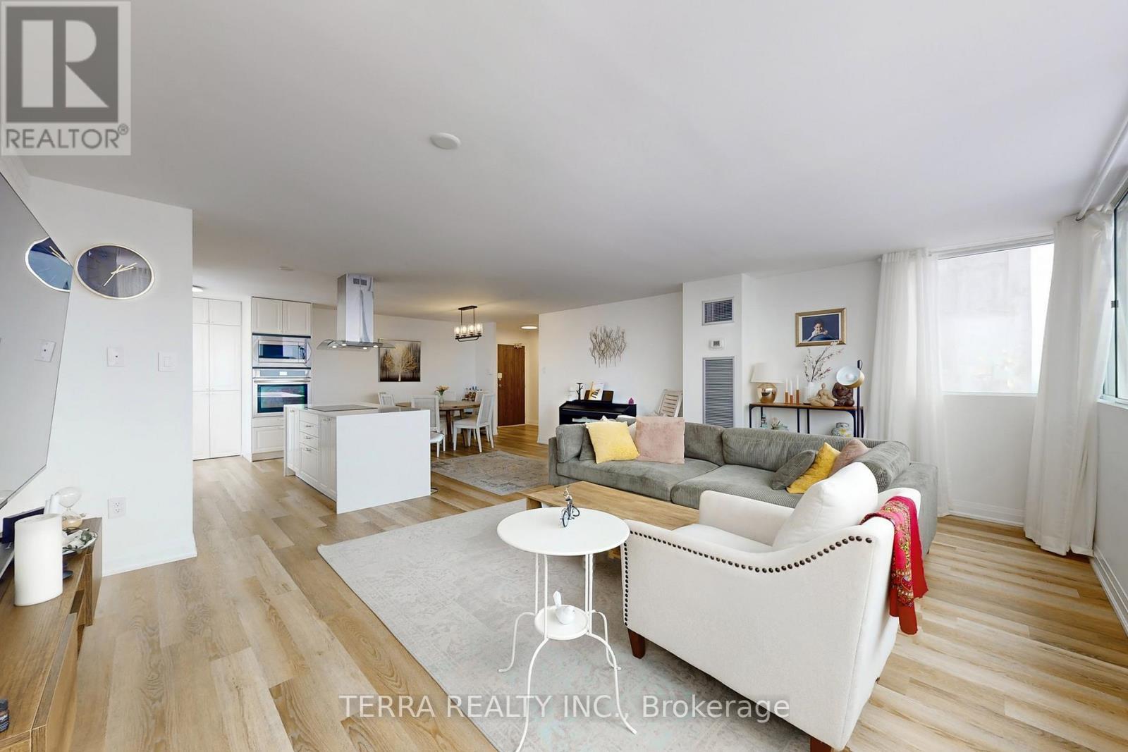 2502 - 80 Antibes Drive, Toronto, ON - Indoor Photo Showing Living Room