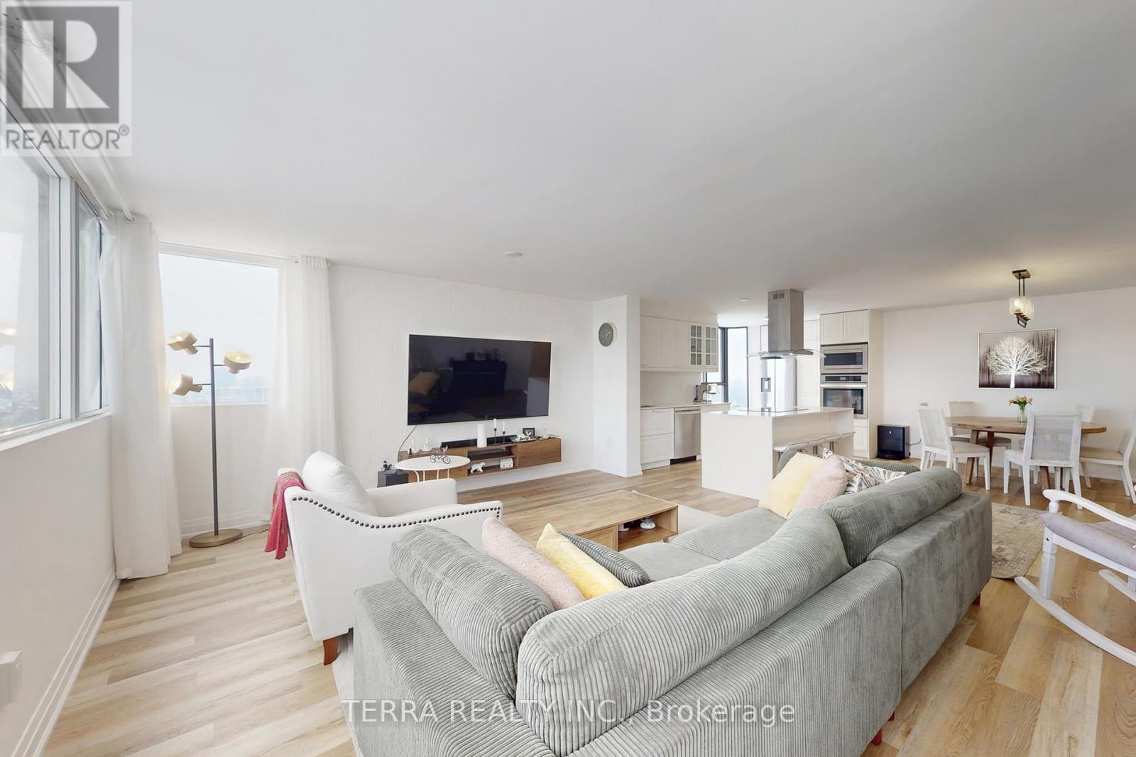 2502 - 80 Antibes Drive, Toronto, ON - Indoor Photo Showing Living Room