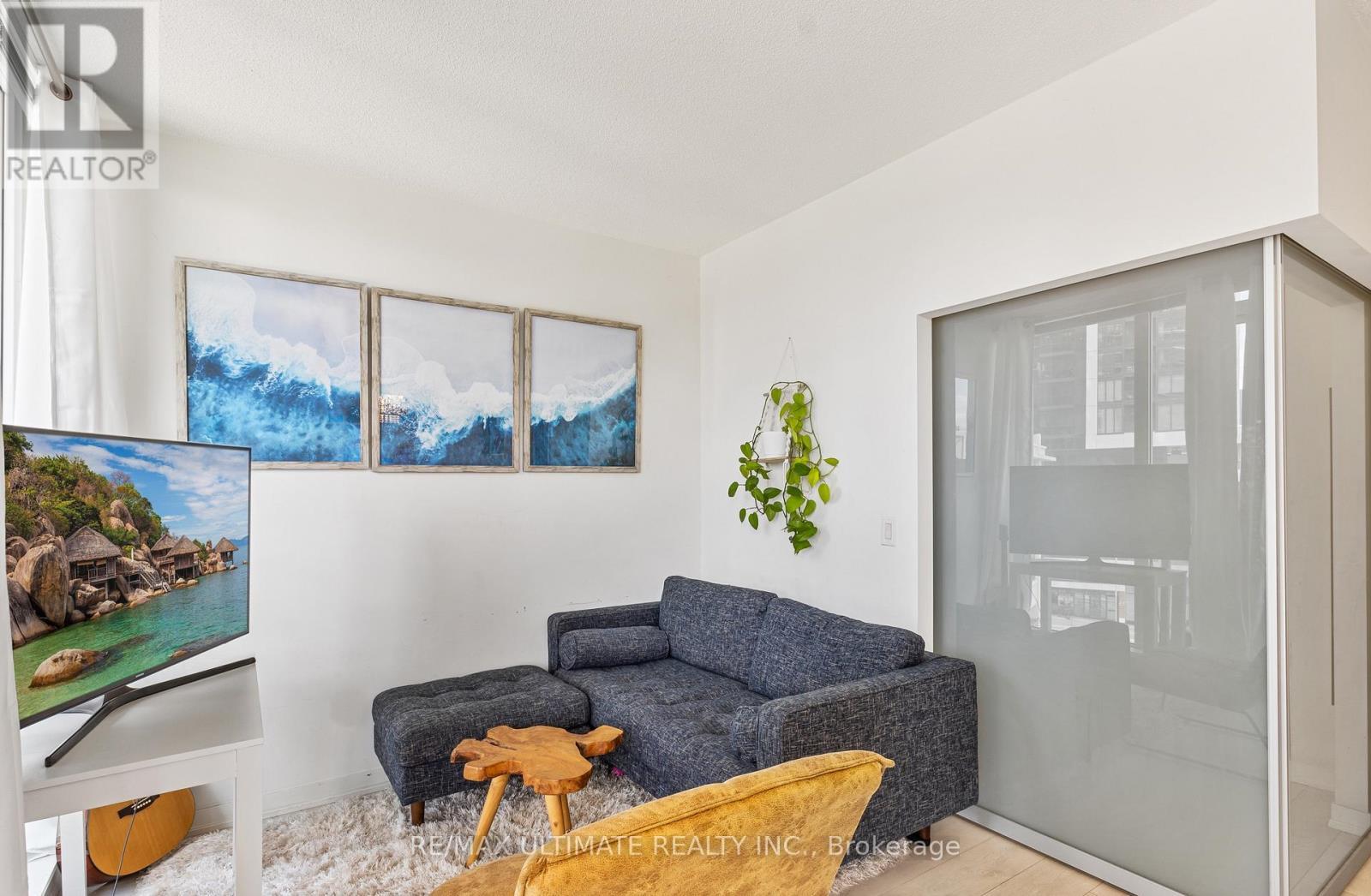 412 - 51 East Liberty Street, Toronto, ON - Indoor