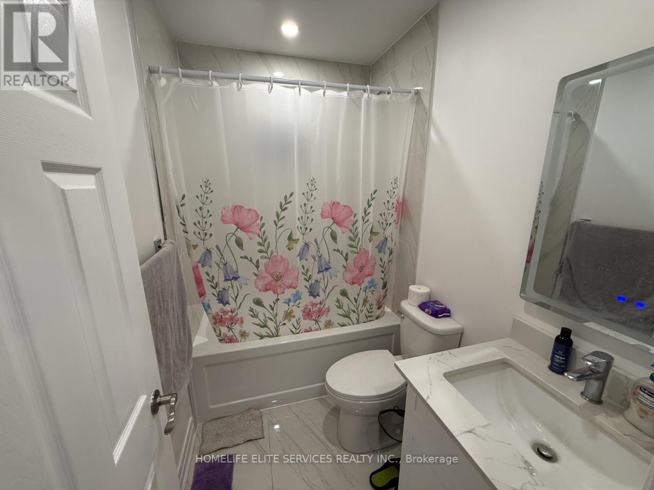 Full Washroom - 92 Crocus Drive, Toronto, ON - Indoor Photo Showing Bathroom