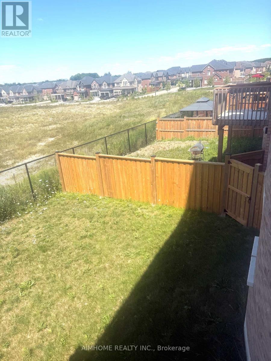 18 Frank Kelly Drive, East Gwillimbury, ON - Outdoor With View