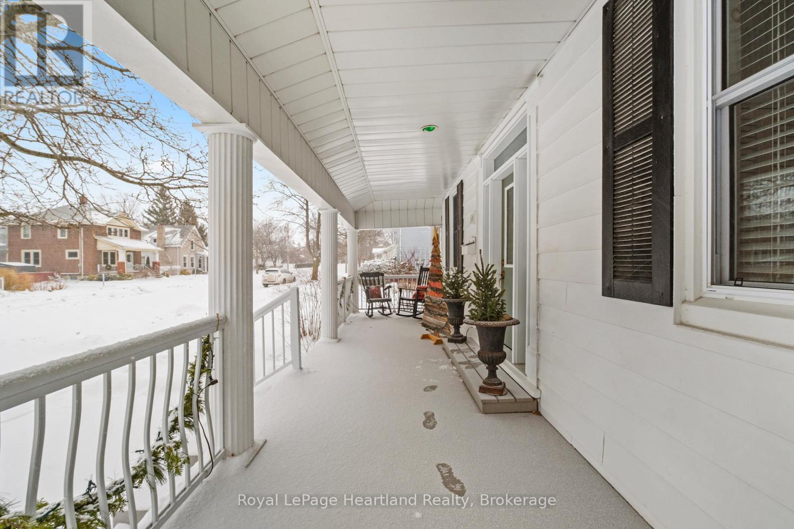 105 Quebec Street, Goderich (Goderich (Town)), ON - Outdoor With Exterior