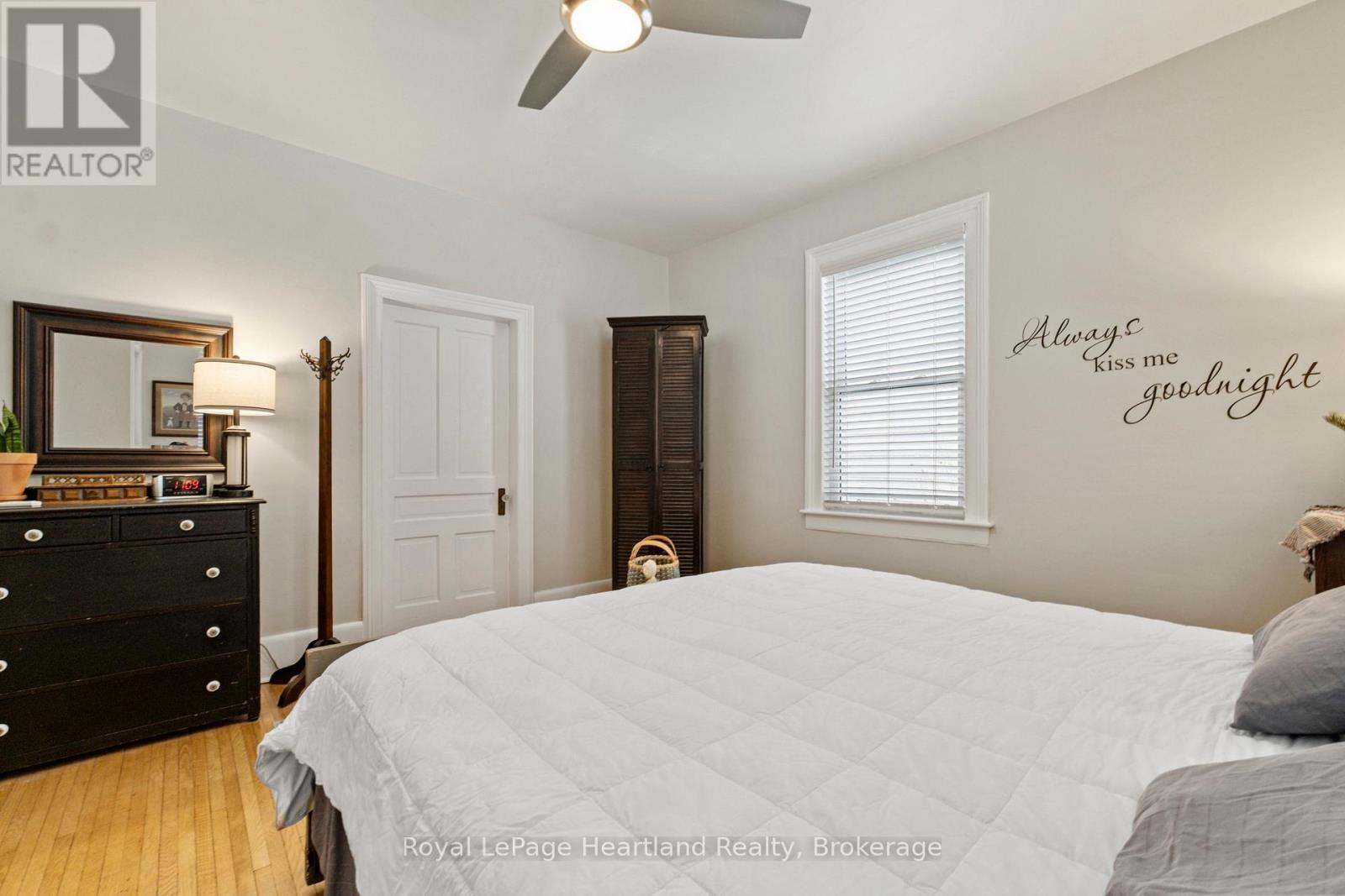105 Quebec Street, Goderich (Goderich (Town)), ON - Indoor Photo Showing Bedroom