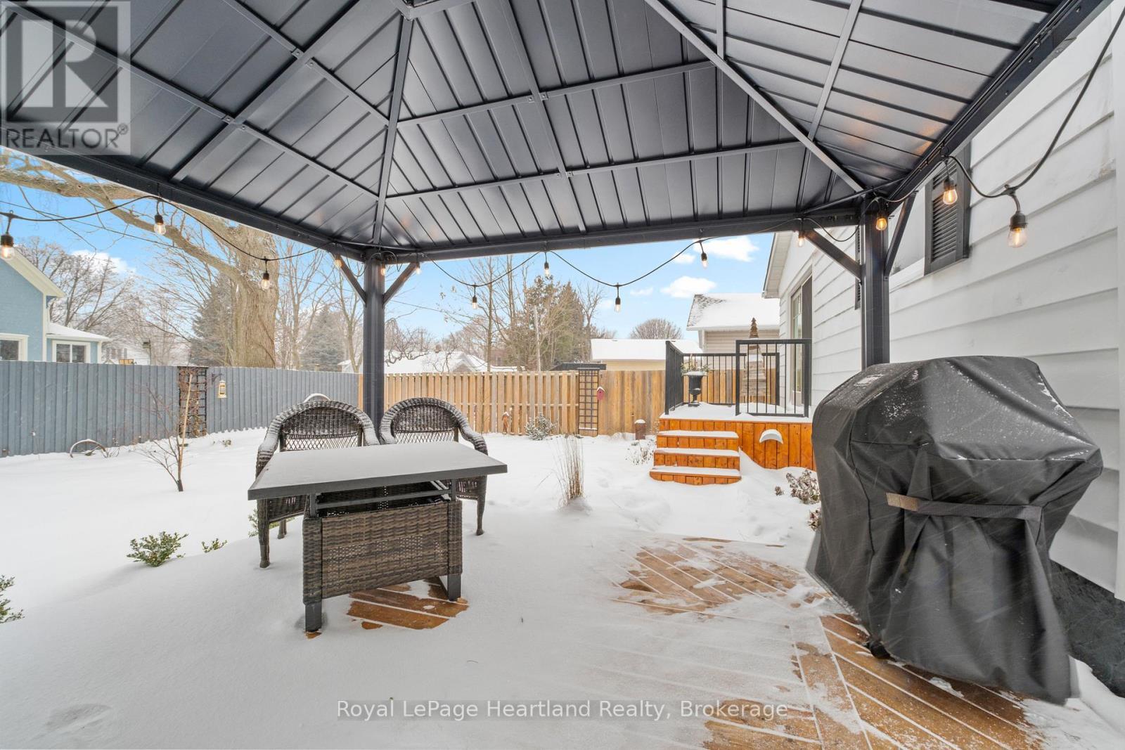 105 Quebec Street, Goderich (Goderich (Town)), ON - Outdoor With Deck Patio Veranda With Exterior