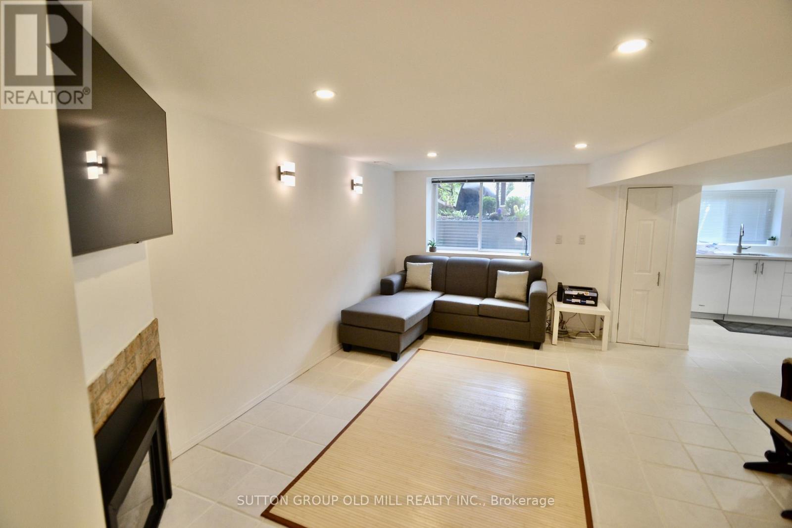 Lower - 180 Madison Avenue, Toronto, ON - Indoor