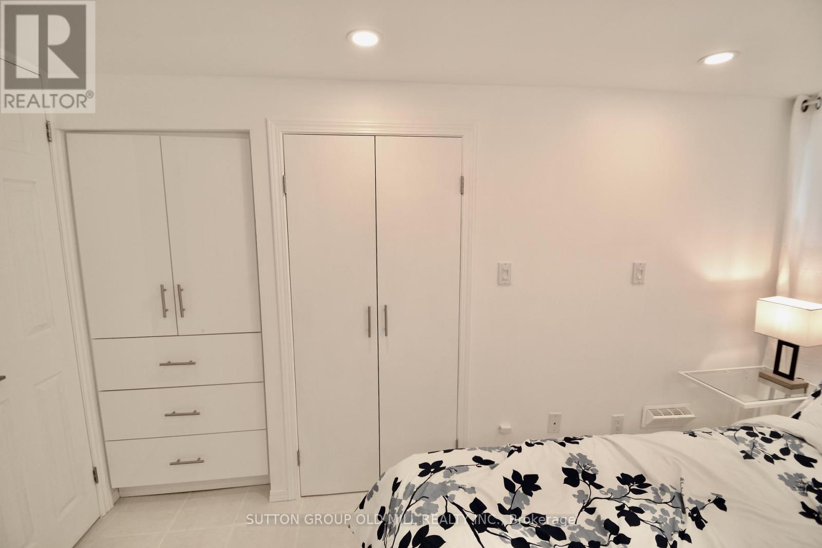 Lower - 180 Madison Avenue, Toronto, ON - Indoor Photo Showing Bedroom