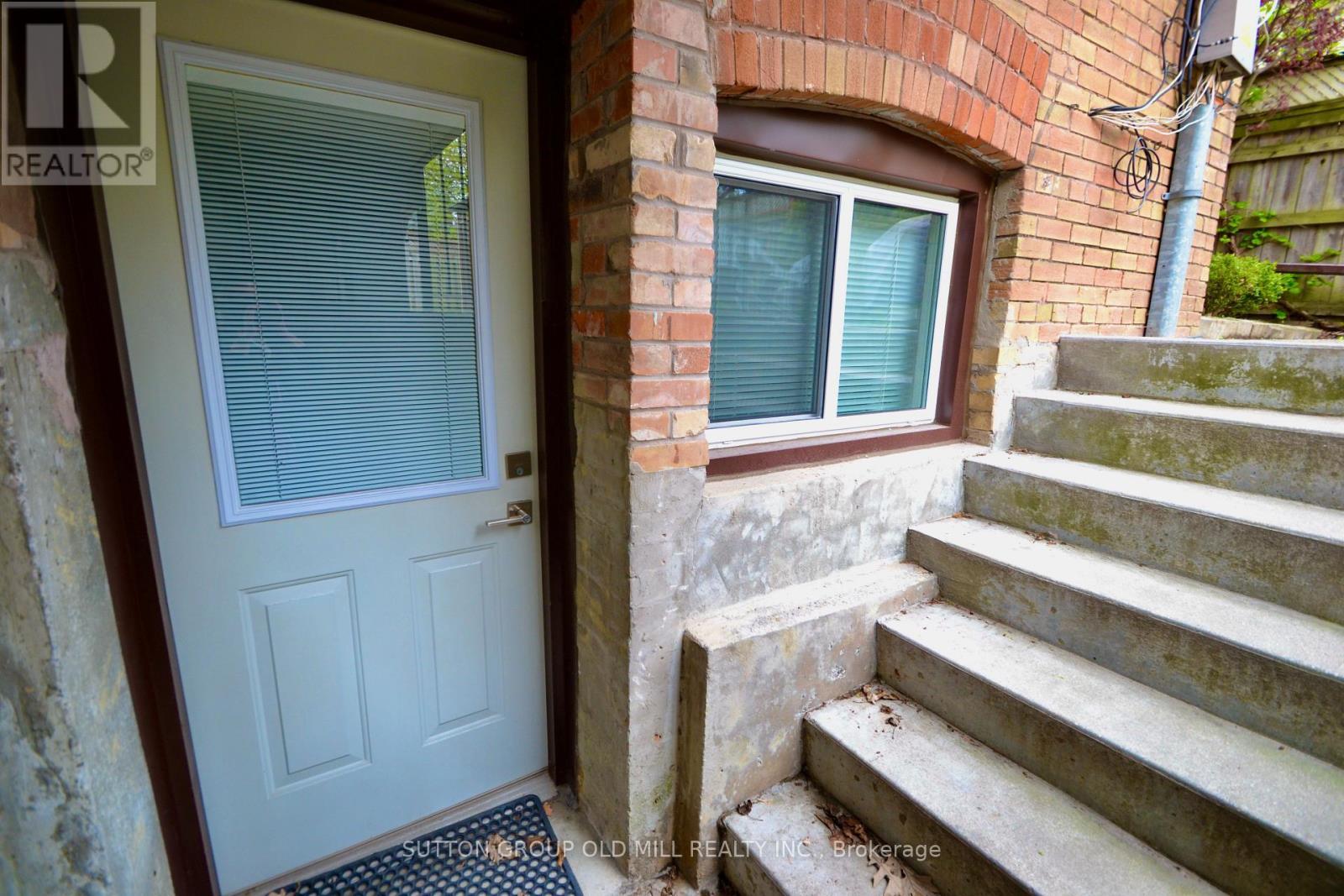 Lower - 180 Madison Avenue, Toronto, ON - Outdoor With Exterior