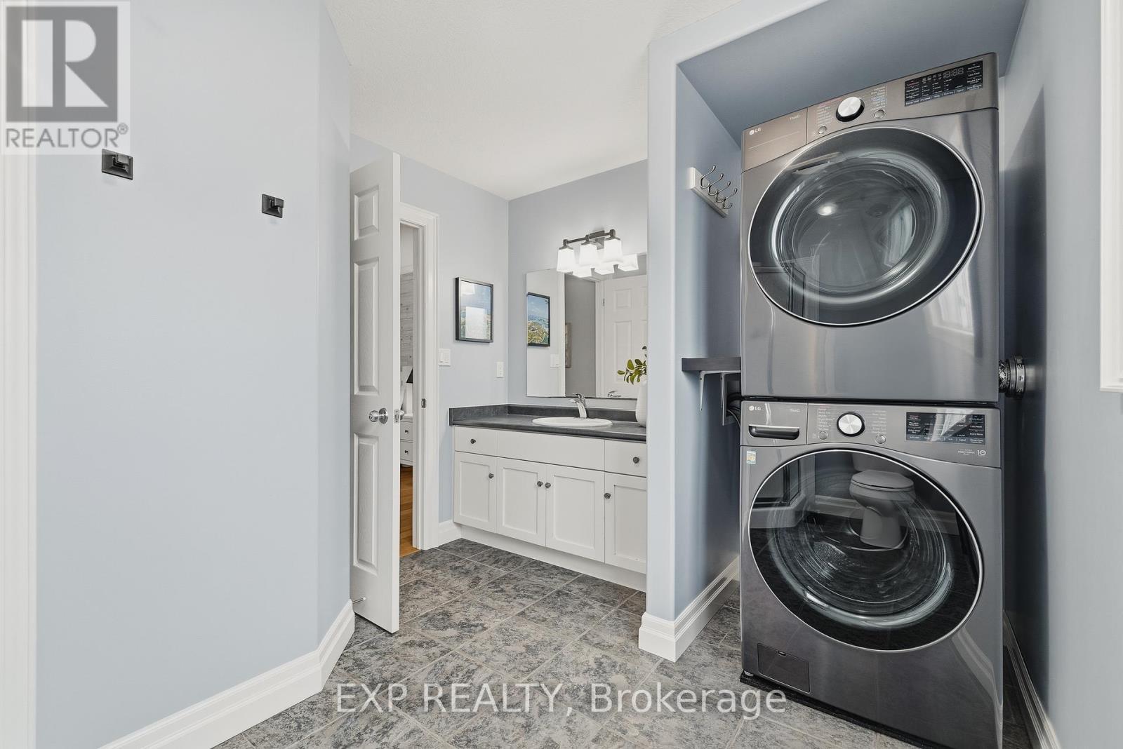 172 Porchlight Drive, Woolwich, ON - Indoor Photo Showing Laundry Room