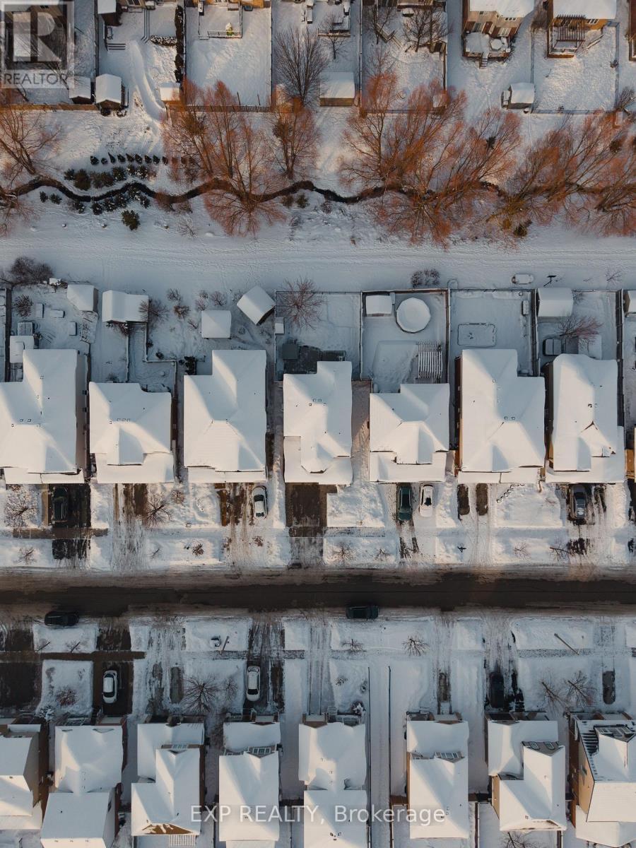 172 Porchlight Drive, Woolwich, ON - Photo Showing Kitchen