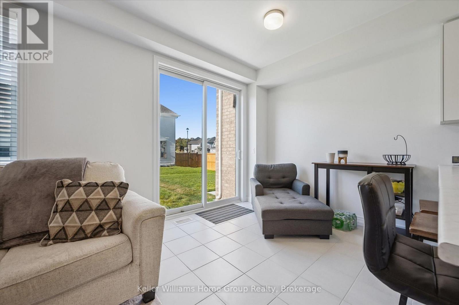 13 Edminston Drive, Centre Wellington (Fergus), ON - Indoor