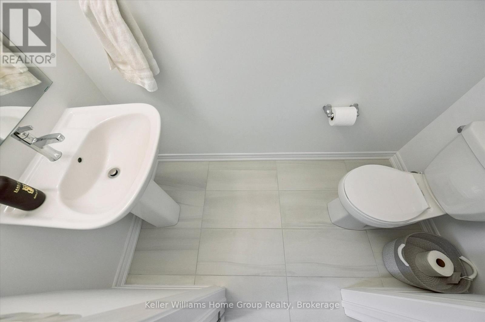 13 Edminston Drive, Centre Wellington (Fergus), ON - Indoor Photo Showing Bathroom
