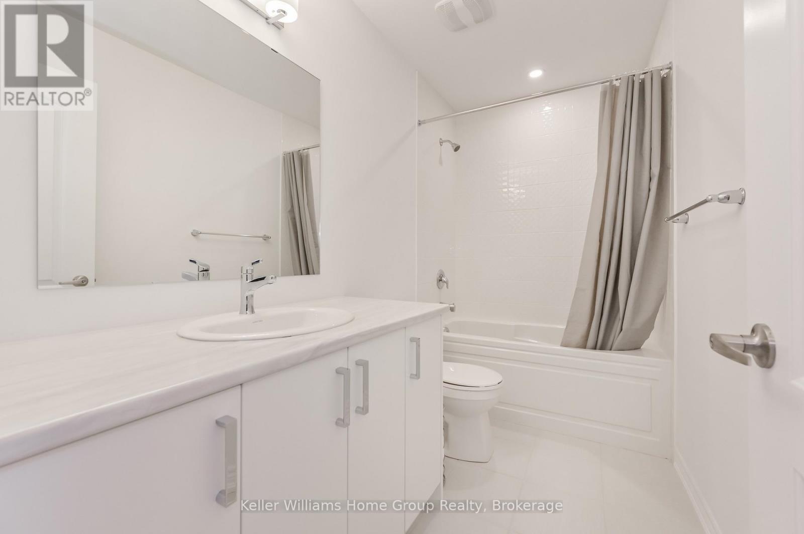 13 Edminston Drive, Centre Wellington (Fergus), ON - Indoor Photo Showing Bathroom
