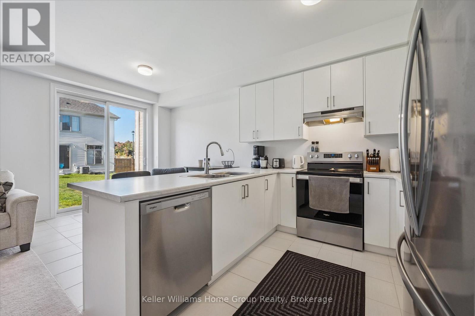13 Edminston Drive, Centre Wellington (Fergus), ON - Indoor Photo Showing Kitchen