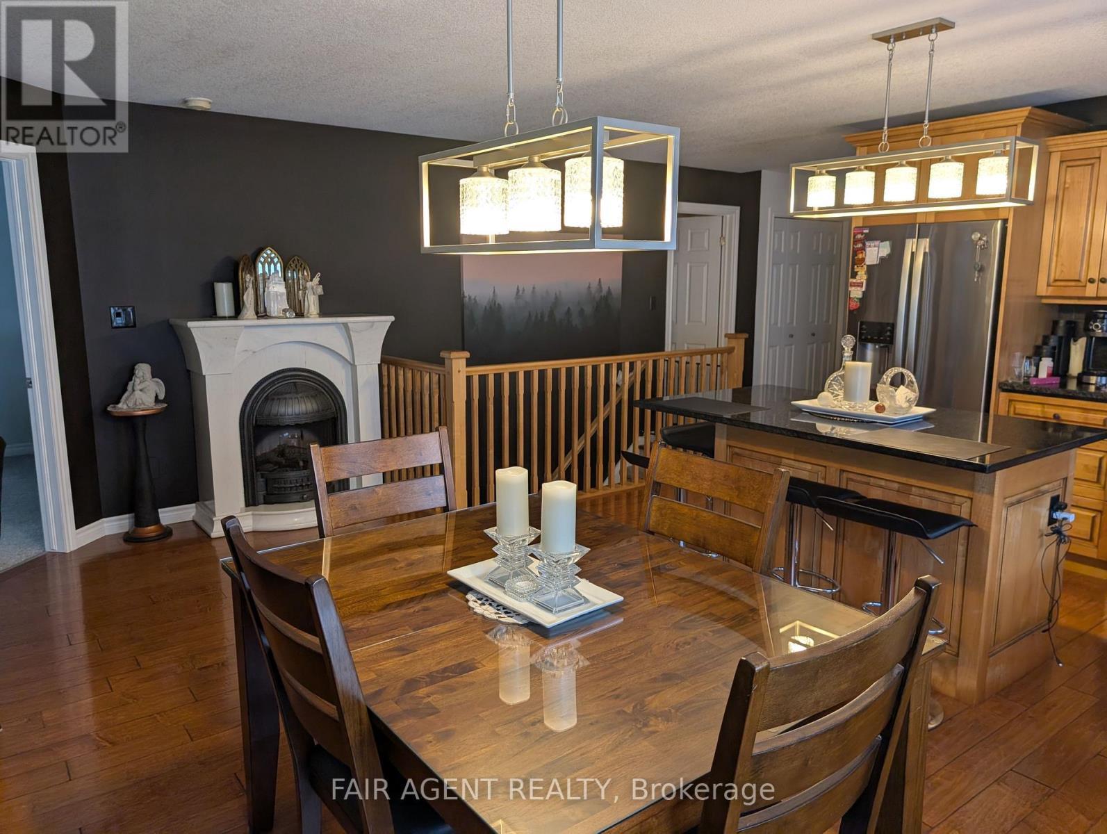 110 Milton Seiler Crescent, Minto, ON - Indoor Photo Showing Dining Room