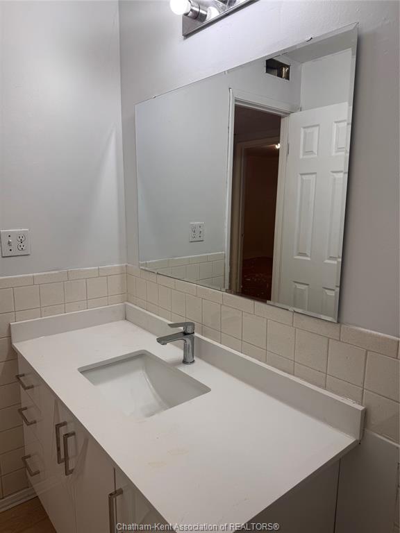 11-25 Orchard Heights Drive, Chatham, ON