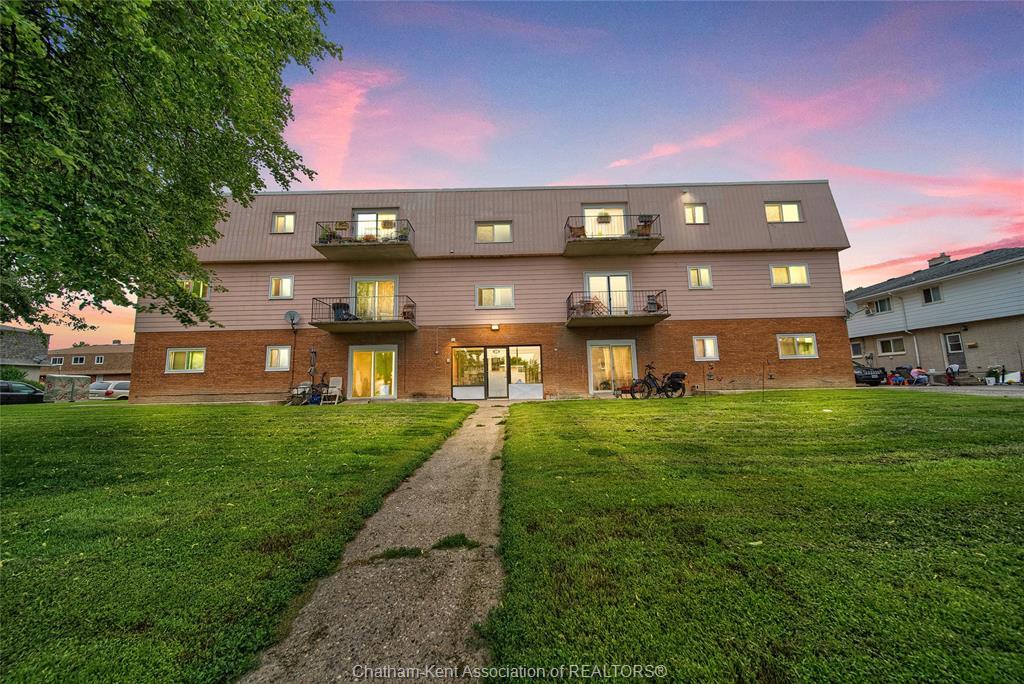 12-25 Orchard Heights Drive, Chatham, ON