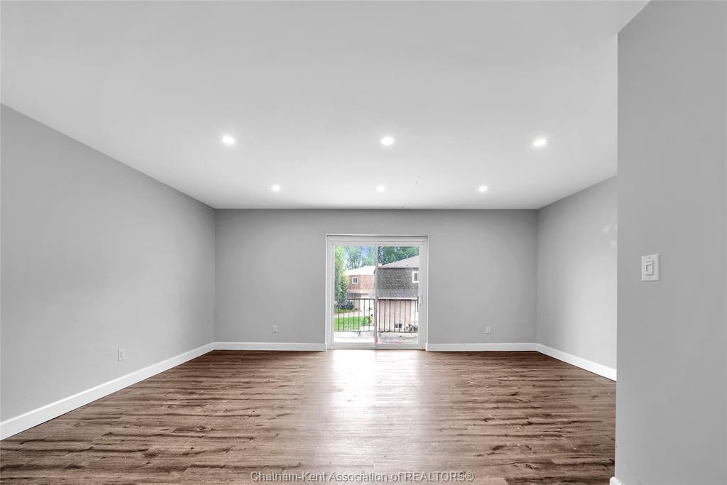 12-25 Orchard Heights Drive, Chatham, ON