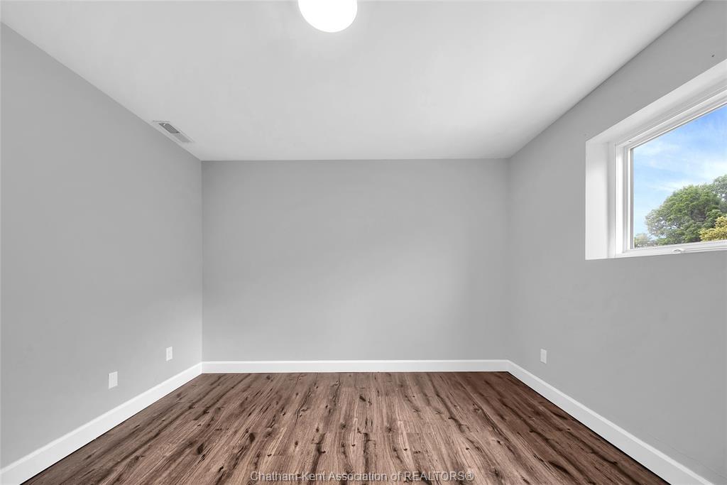 12-25 Orchard Heights Drive, Chatham, ON