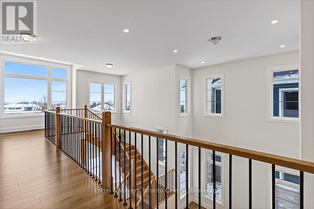 110 Dorothy Drive, Blue Mountains, ON - Indoor Photo Showing Other Room