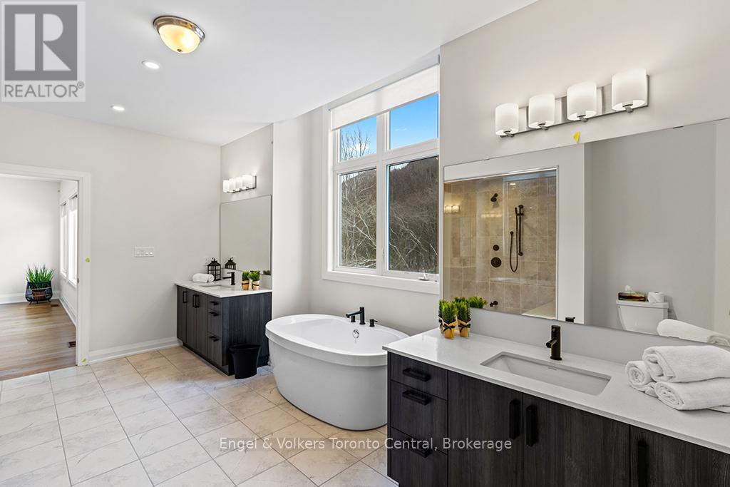 110 Dorothy Drive, Blue Mountains, ON - Indoor Photo Showing Bathroom