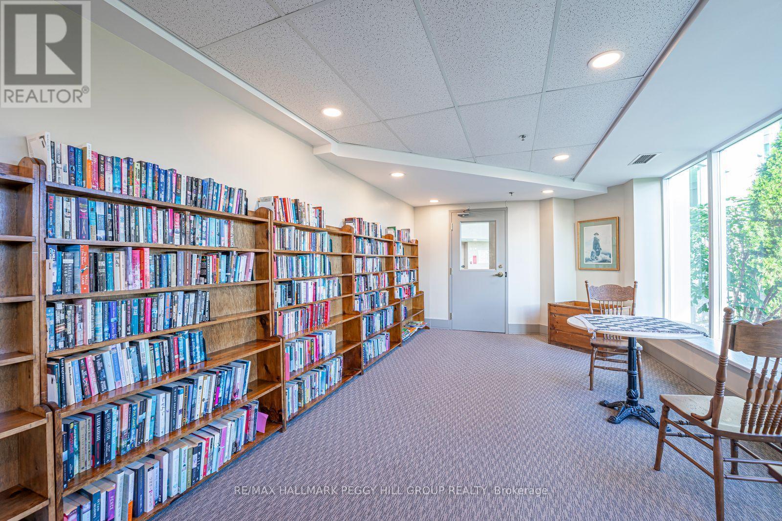 Ph2/3 - 2 Toronto Street, Barrie, ON - Indoor Photo Showing Office