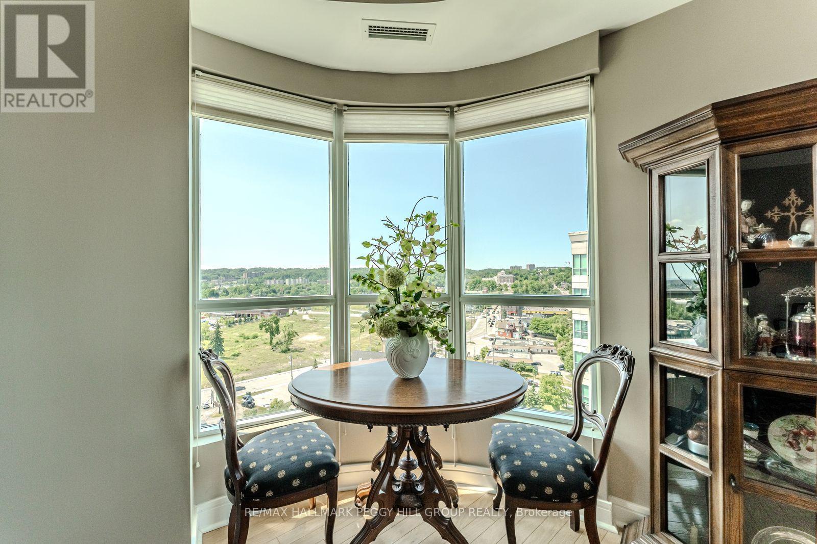 Ph2/3 - 2 Toronto Street, Barrie, ON - Indoor Photo Showing Dining Room