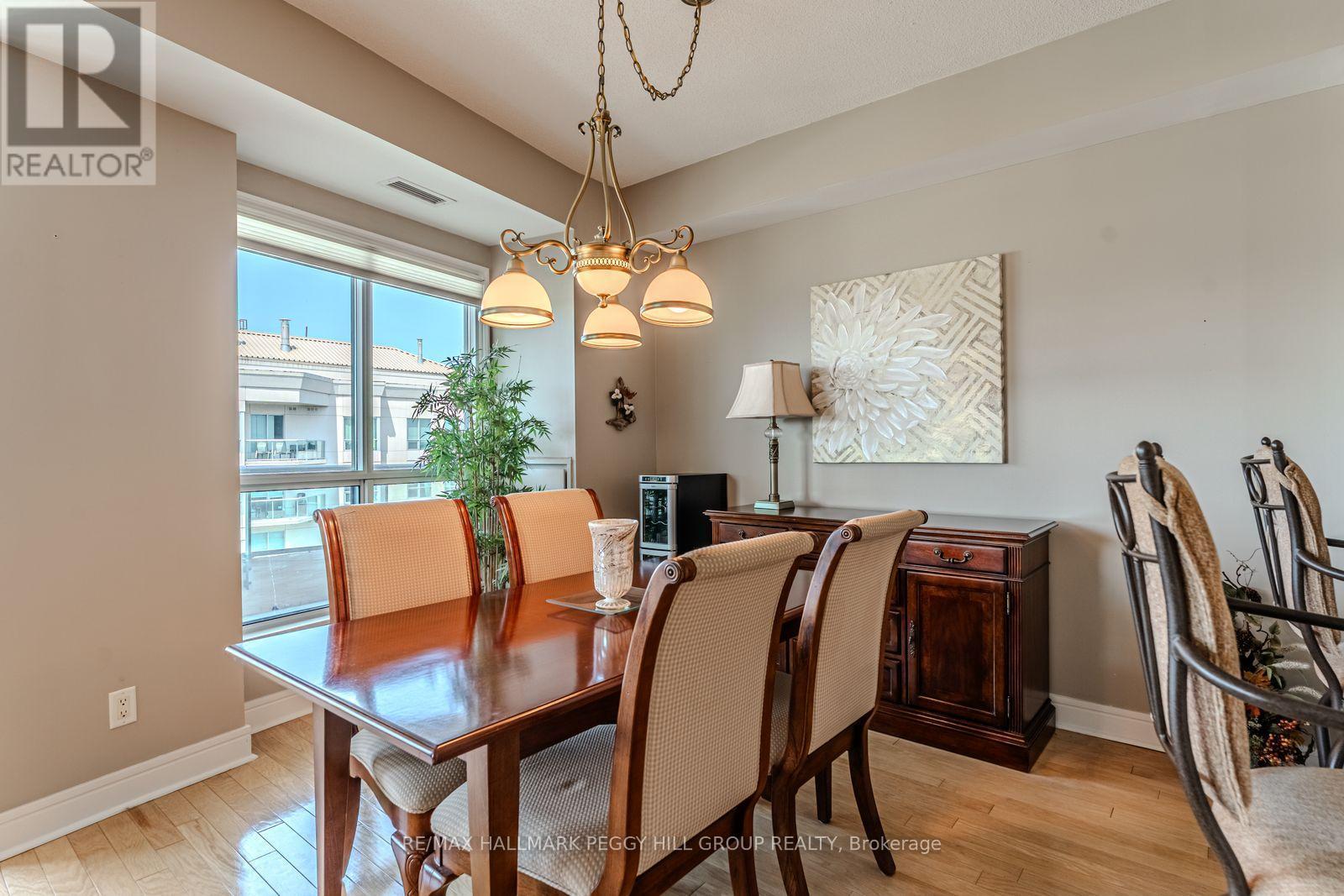 Ph2/3 - 2 Toronto Street, Barrie, ON - Indoor Photo Showing Dining Room