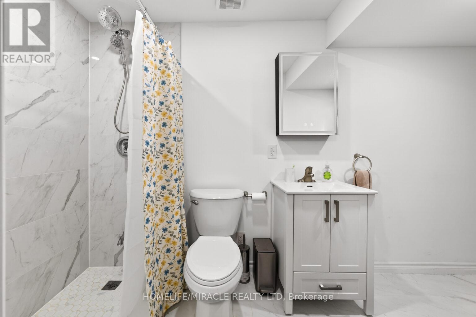 439 Cavanagh Lane, Milton, ON - Indoor Photo Showing Bathroom
