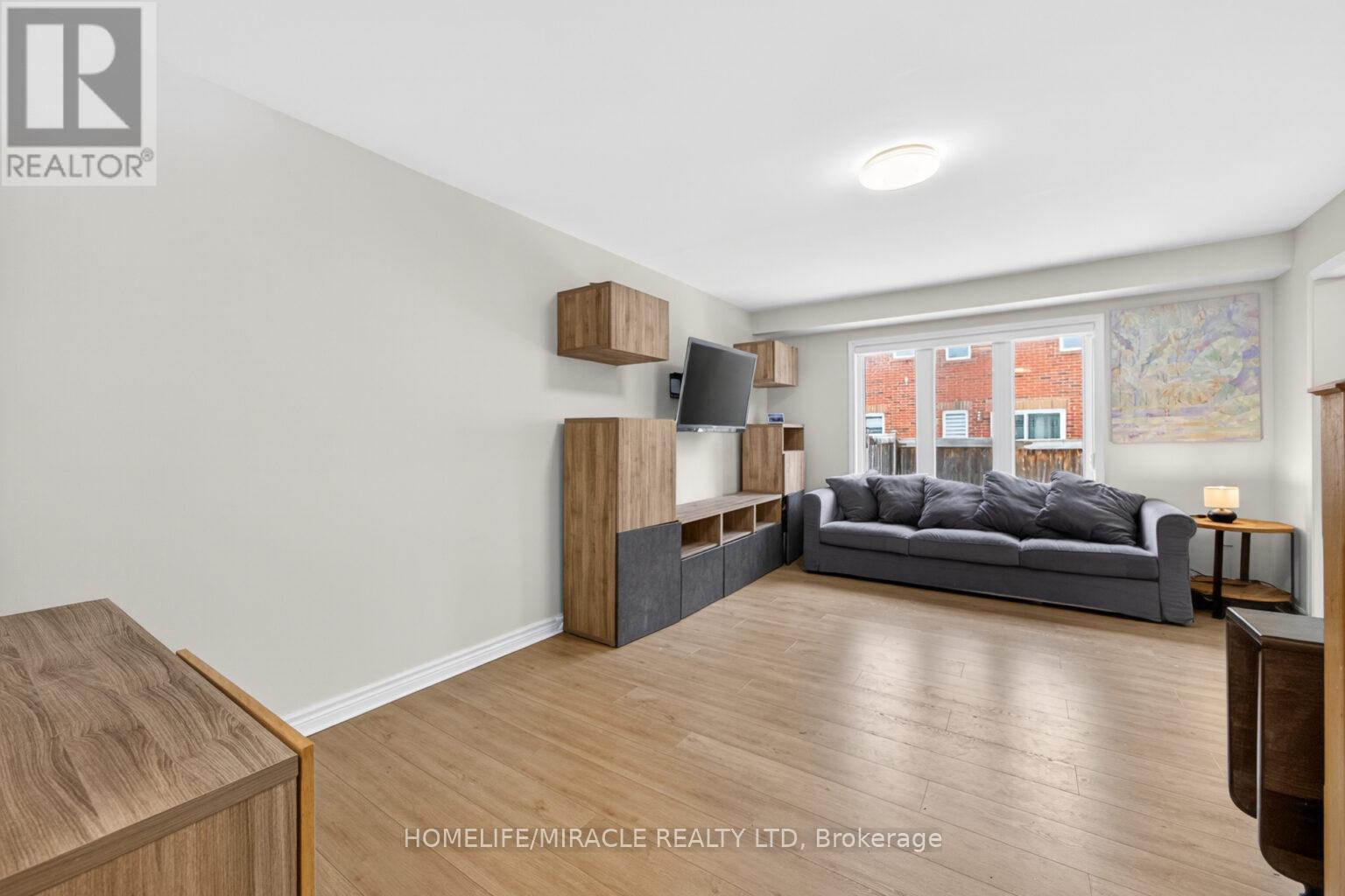 439 Cavanagh Lane, Milton, ON - Indoor Photo Showing Living Room