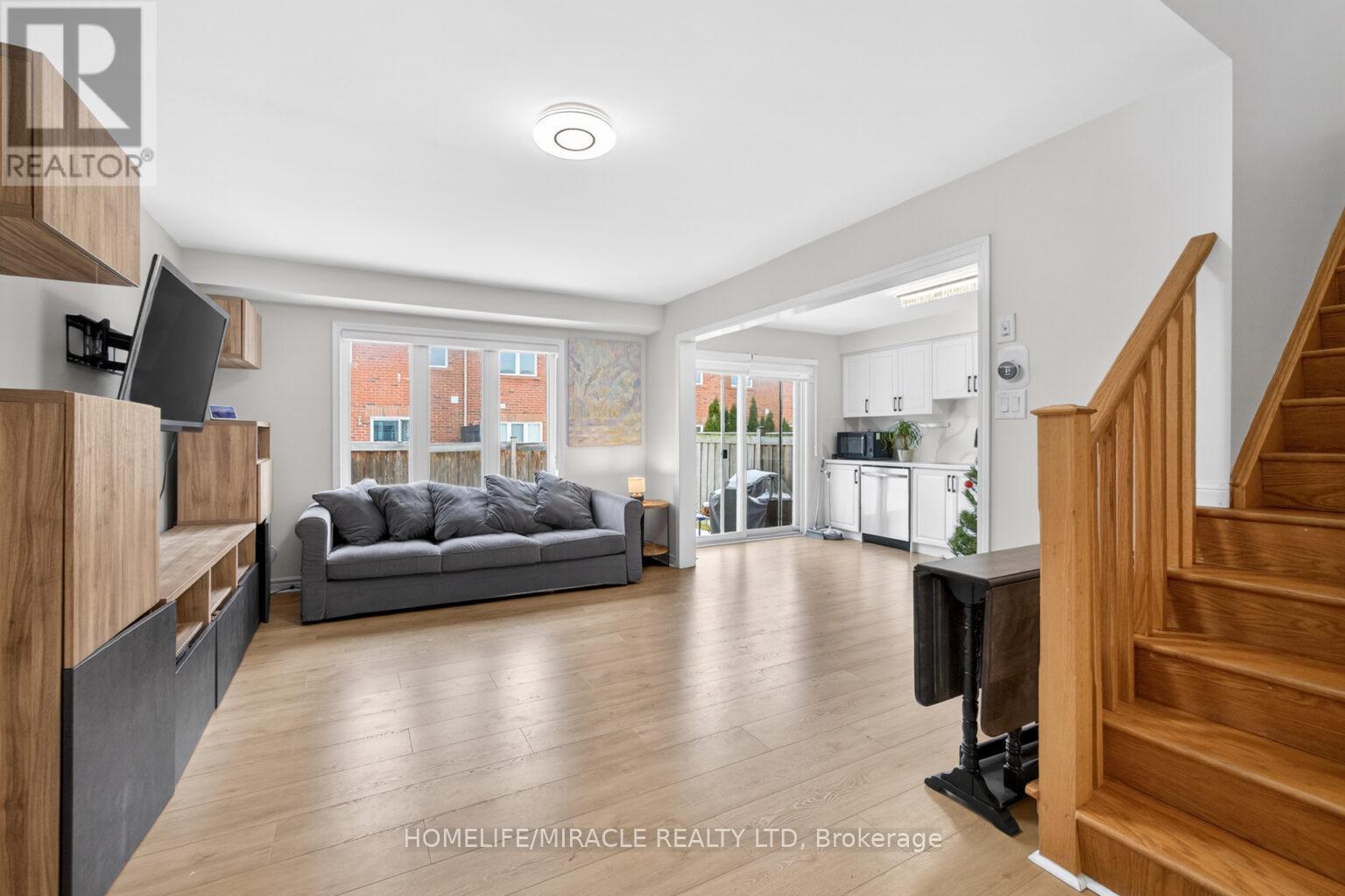 439 Cavanagh Lane, Milton, ON - Indoor Photo Showing Living Room