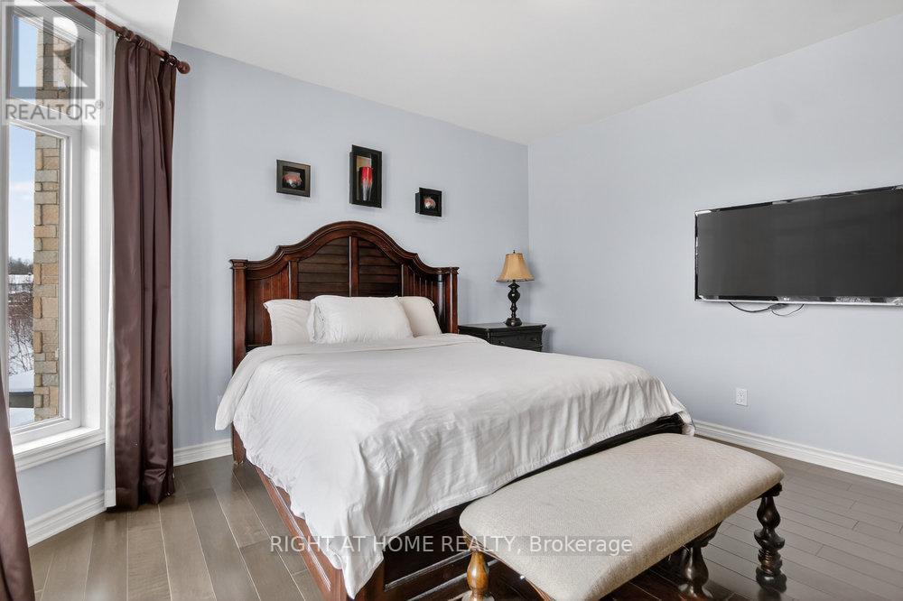 6 - 30 Prestige Circle, Ottawa, ON - Indoor Photo Showing Bedroom