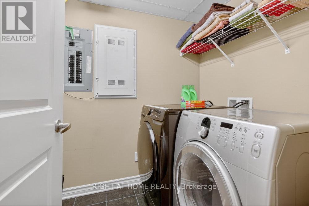6 - 30 Prestige Circle, Ottawa, ON - Indoor Photo Showing Laundry Room