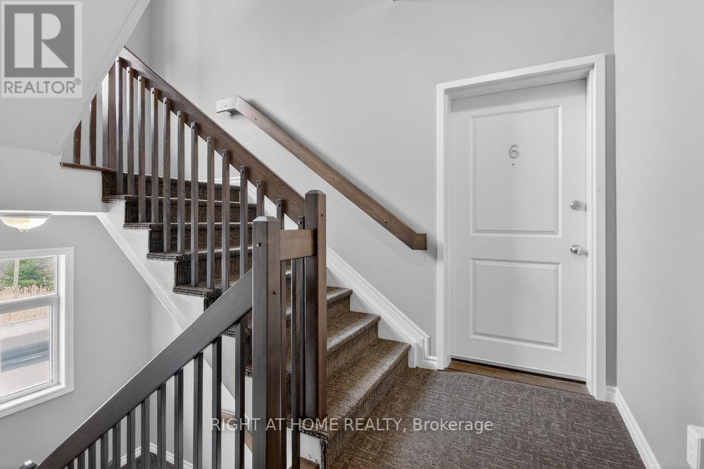 6 - 30 Prestige Circle, Ottawa, ON - Indoor Photo Showing Other Room