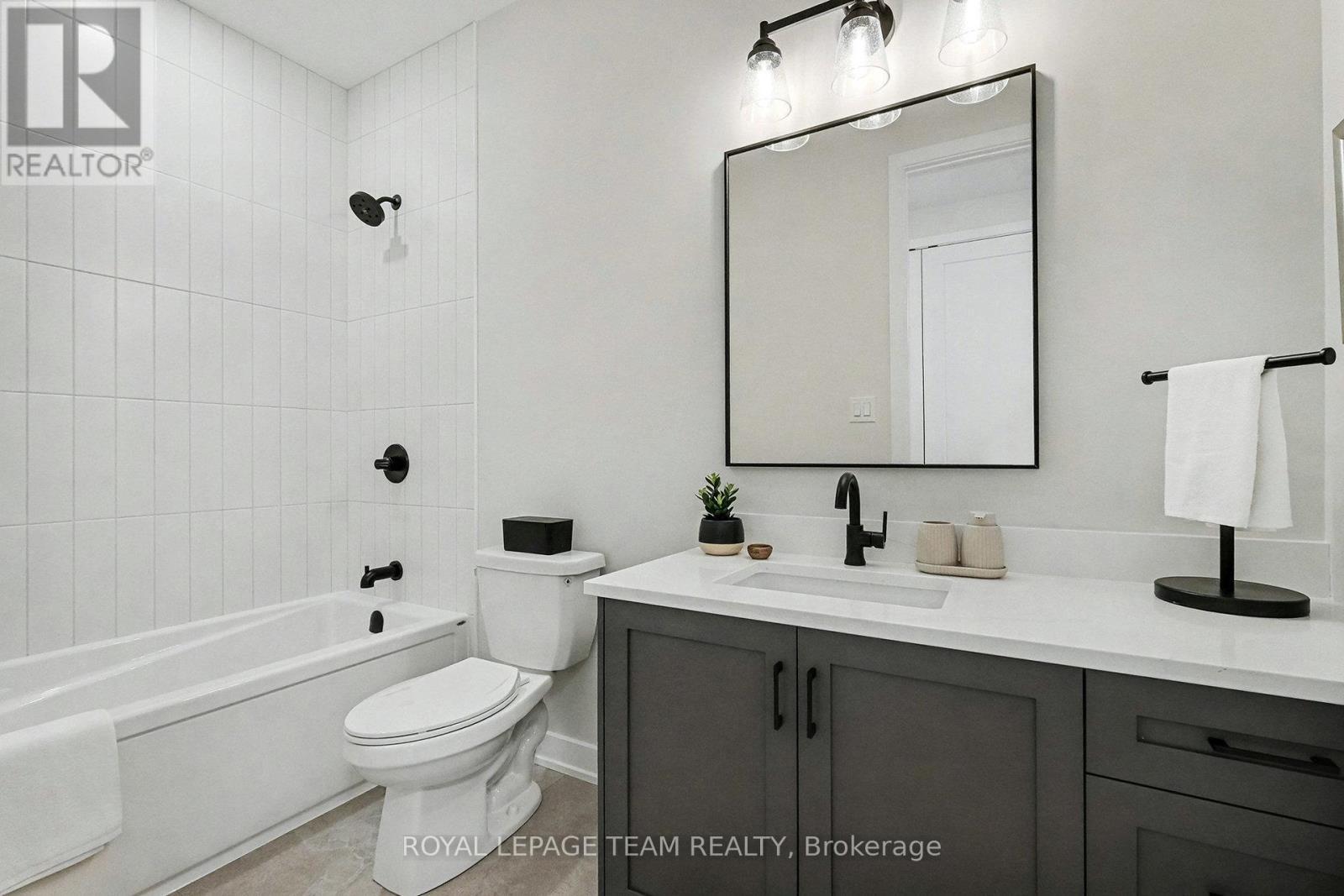 1685 Trizisky Street, North Dundas, ON - Indoor Photo Showing Bathroom