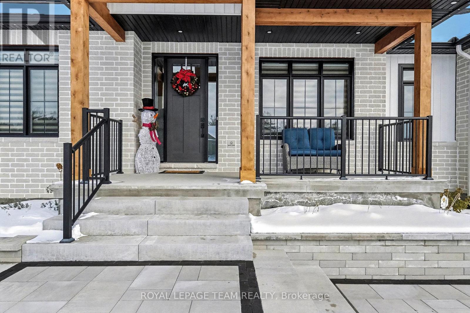 1685 Trizisky Street, North Dundas, ON - Outdoor