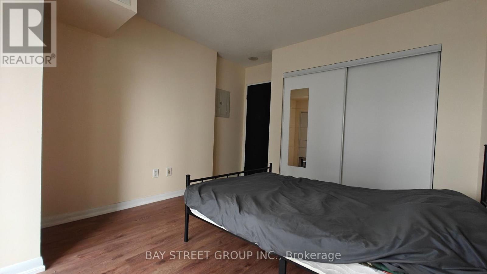 1606 - 33 Sheppard Avenue E, Toronto, ON - Indoor