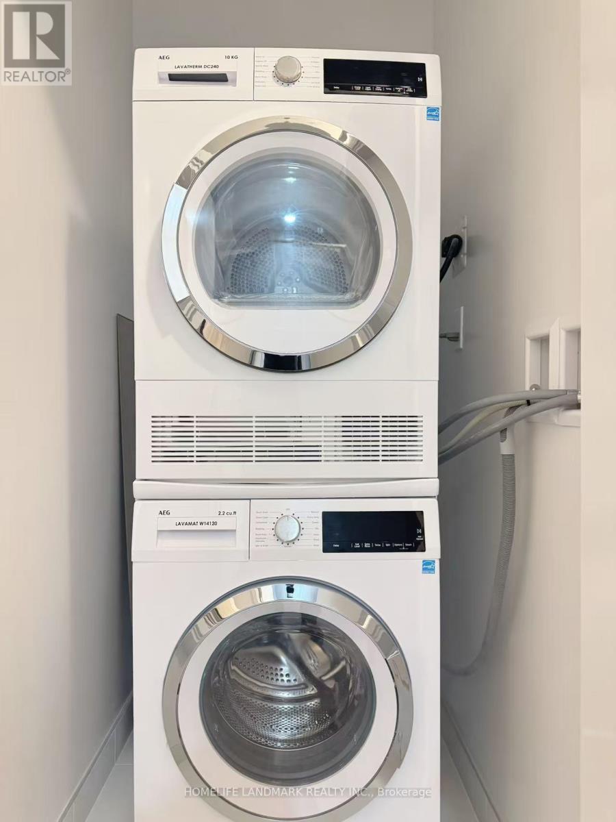 1001 - 5858 Yonge Street, Toronto, ON - Indoor Photo Showing Laundry Room