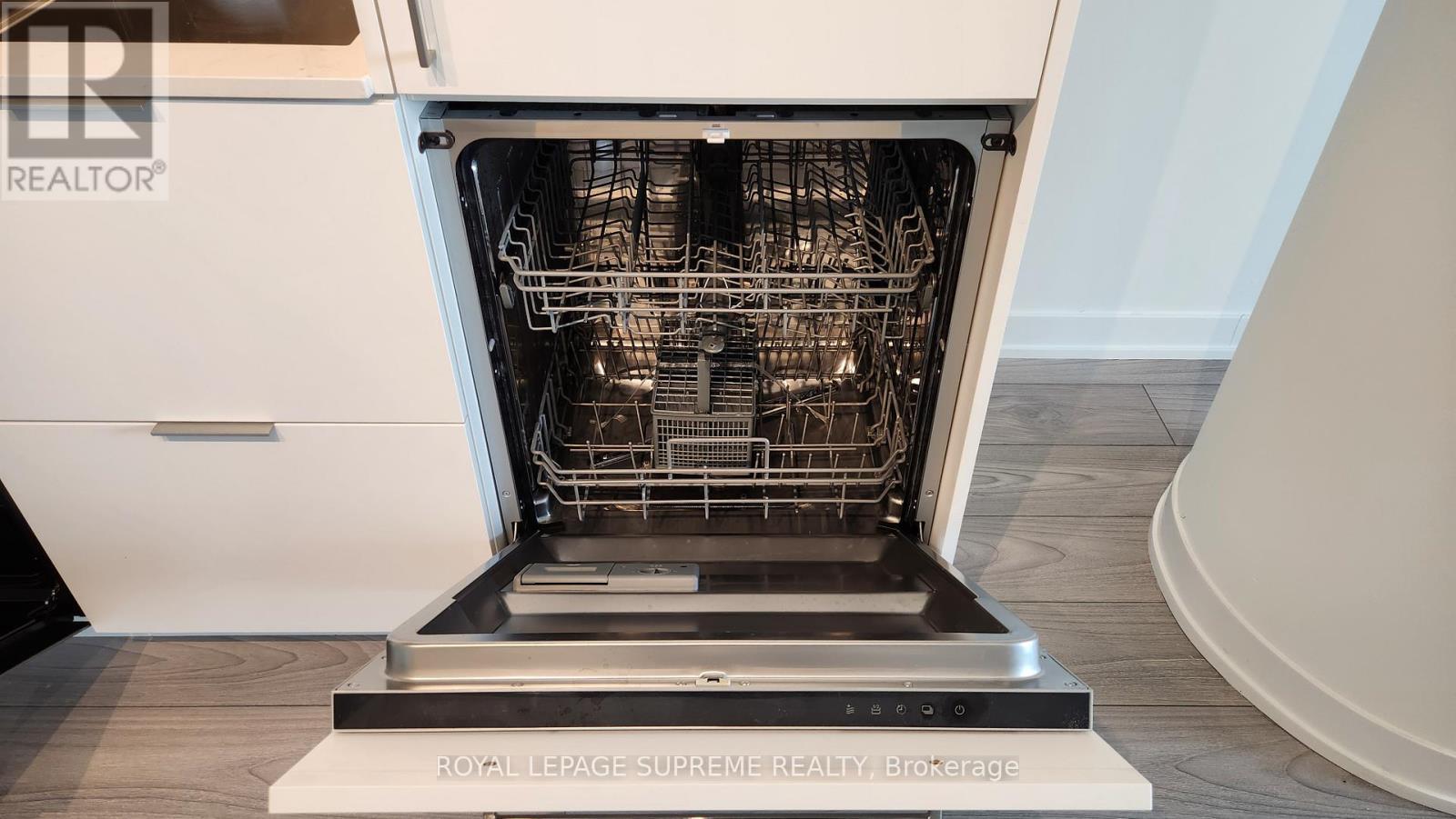 418 - 1 Fairview Road E, Mississauga, ON - Indoor Photo Showing Other Room