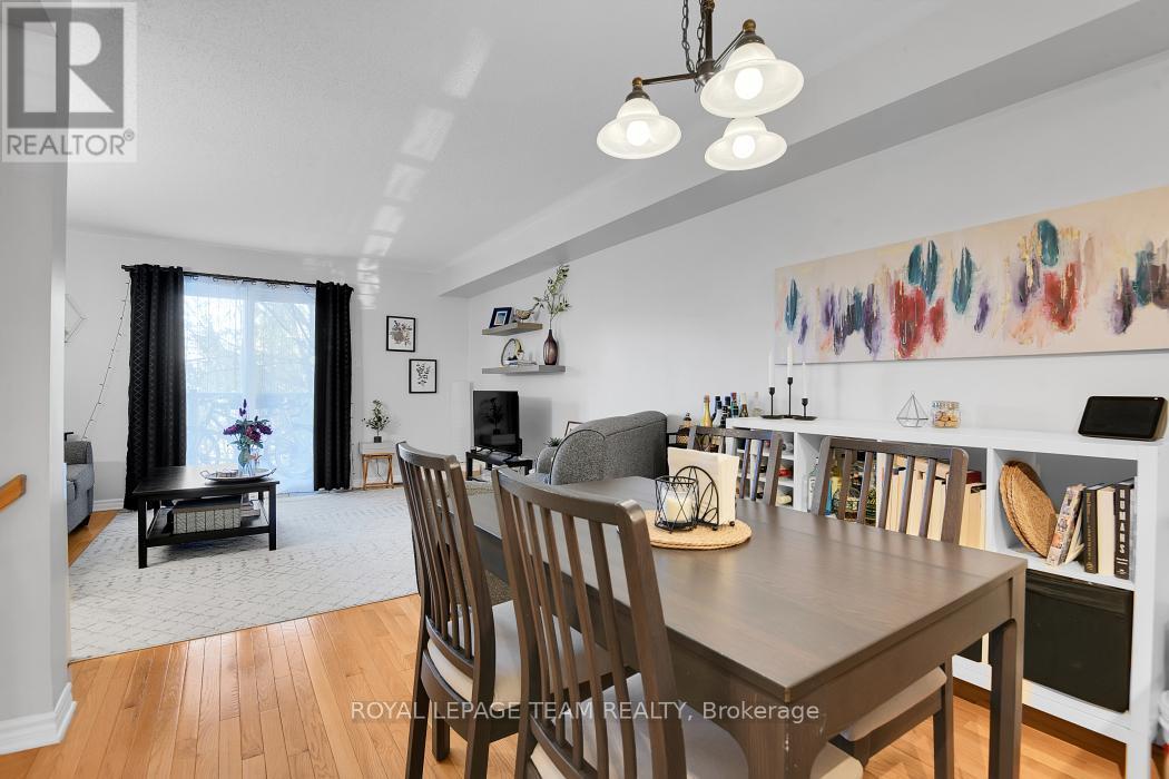 131 Tall Pines Pine, Ottawa, ON - Indoor Photo Showing Dining Room