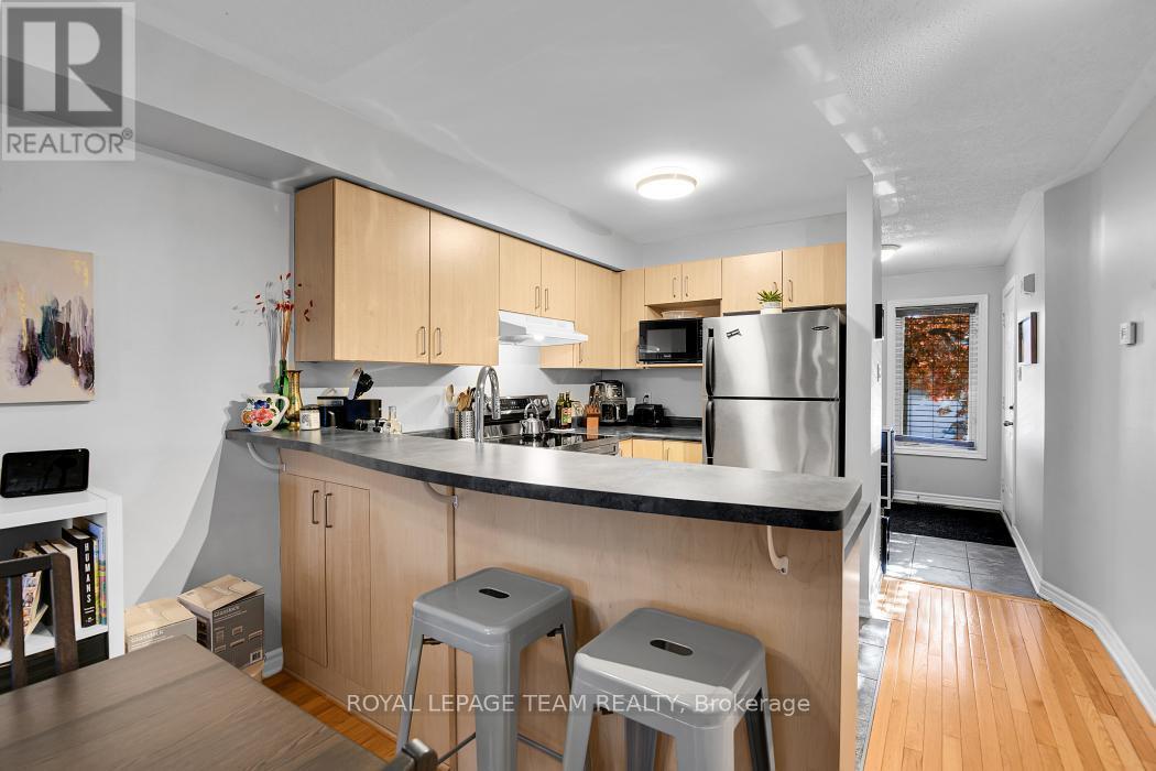 131 Tall Pines Pine, Ottawa, ON - Indoor Photo Showing Kitchen With Double Sink