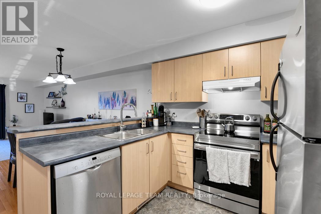 131 Tall Pines Pine, Ottawa, ON - Indoor Photo Showing Kitchen With Double Sink