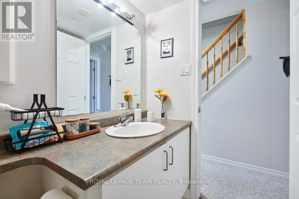 131 Tall Pines Pine, Ottawa, ON - Indoor Photo Showing Bathroom