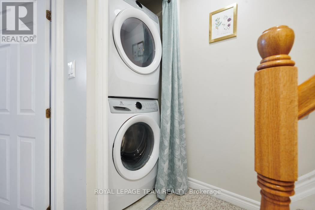 131 Tall Pines Pine, Ottawa, ON - Indoor Photo Showing Laundry Room